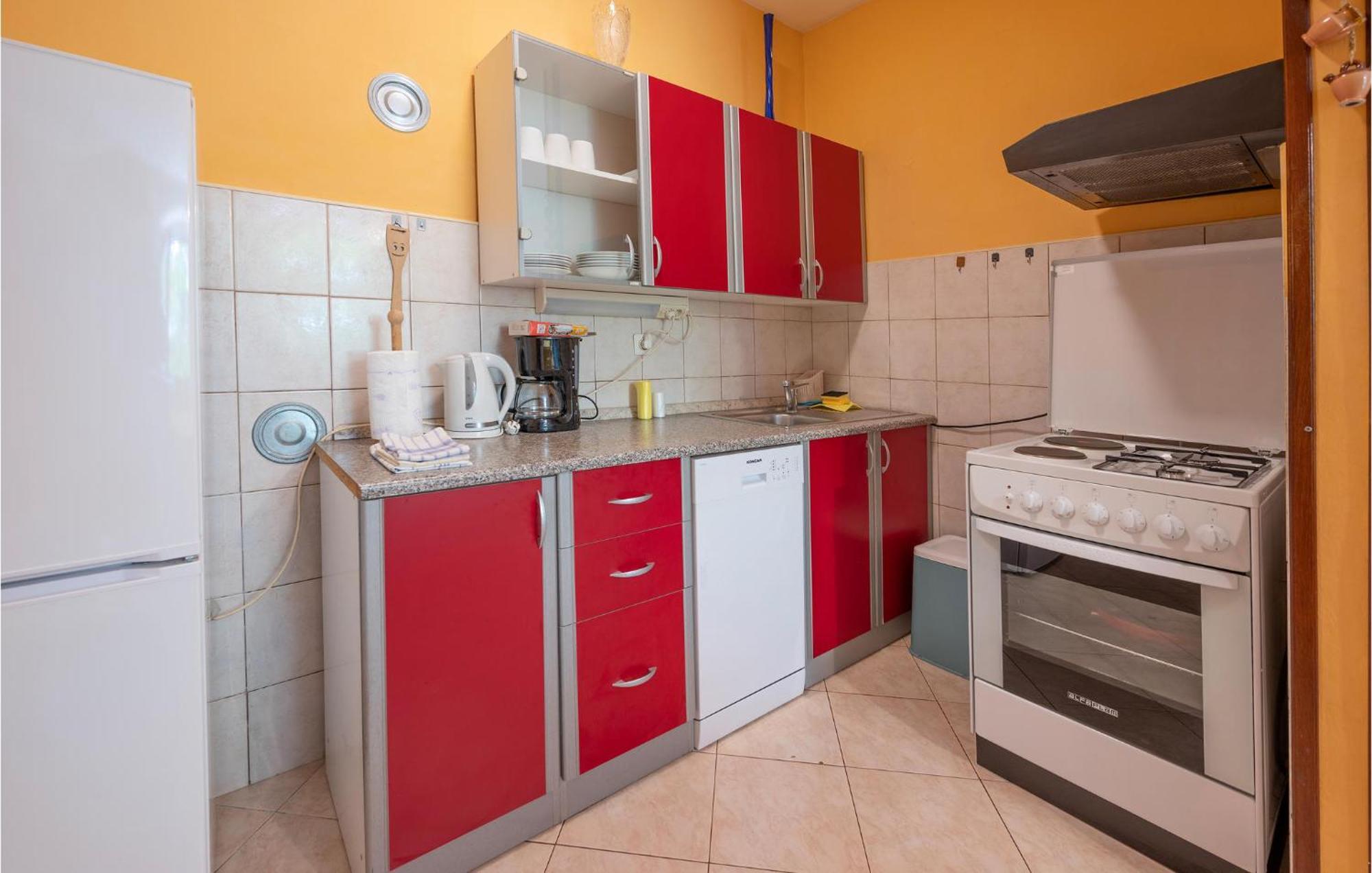 Cozy Apartment In Fazana With Kitchen Zewnętrze zdjęcie